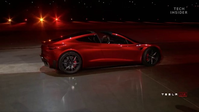 Tesla trình làng nguyên mẫu của chiếc Roadster thế hệ hai: Siêu xe thể thao mui trần chạy điện nhanh nhất thế giới, giá 200.000 USD - Ảnh 2.