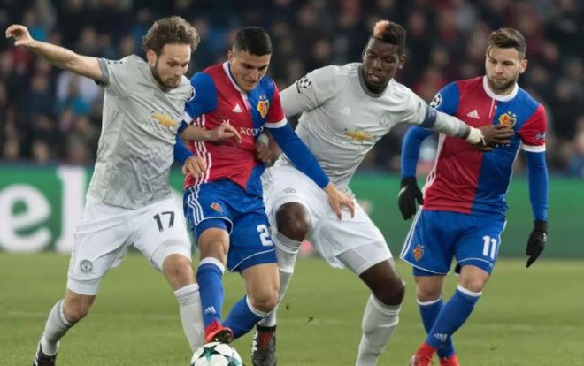 ĐIỂM NHẤN Basel 1-0 M.U: Quá phụ thuộc Pogba. Fellaini vẫn rất quan trọng. Rojo trở lại ấn tượng - Ảnh 2.