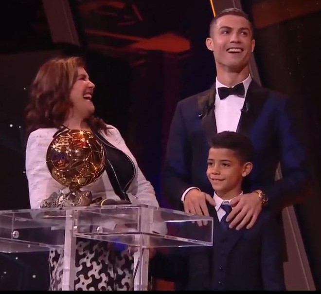 Con gái Ronaldo và Georgina được tặng món quà nhỏ siêu dễ thương - Ảnh 3.
