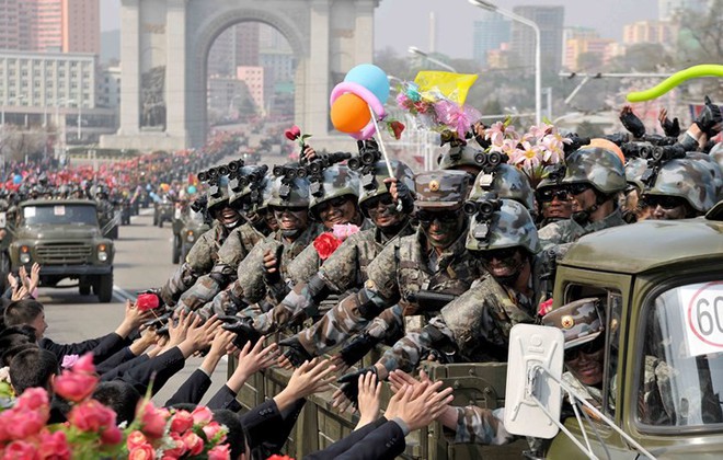 Tiết lộ hình ảnh binh sĩ Triều Tiên trong lễ duyệt binh tháng 4/2017 - Ảnh 3.