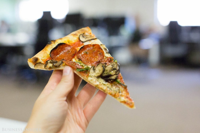 Không chỉ phục vụ nhà hàng, khách sạn, giờ robot còn có thể làm bánh pizza hết sức xuất sắc - Ảnh 23.