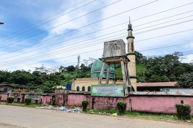 Những hình ảnh đầu tiên từ thành phố ma Marawi, nơi bị IS chiếm đóng ở Philippines - Ảnh 4.