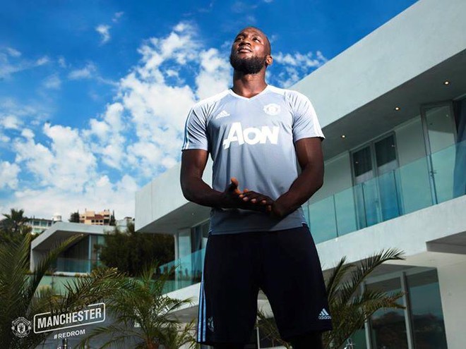 Romelu Lukaku chính thức gia nhập Man United, ký hợp đồng có thời hạn 5 năm - Ảnh 4.