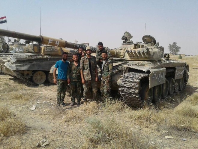 NÓNG: QĐ Syria tung nắm đấm thép - Sư đoàn cơ giới vượt Euphrates, thọc vào Deir Ezzor - Ảnh 4.