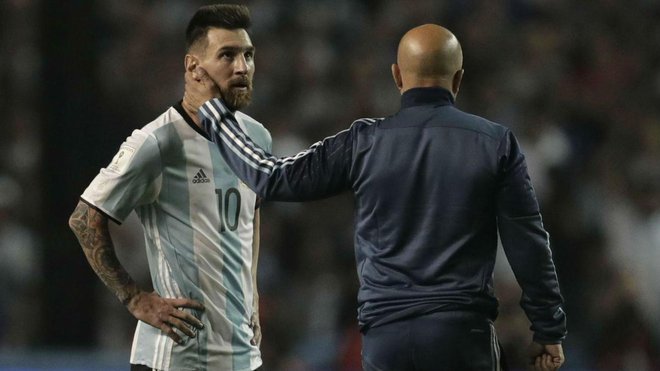 Argentina lỡ hẹn World Cup: Đừng khóc cho Messi - Ảnh 3.