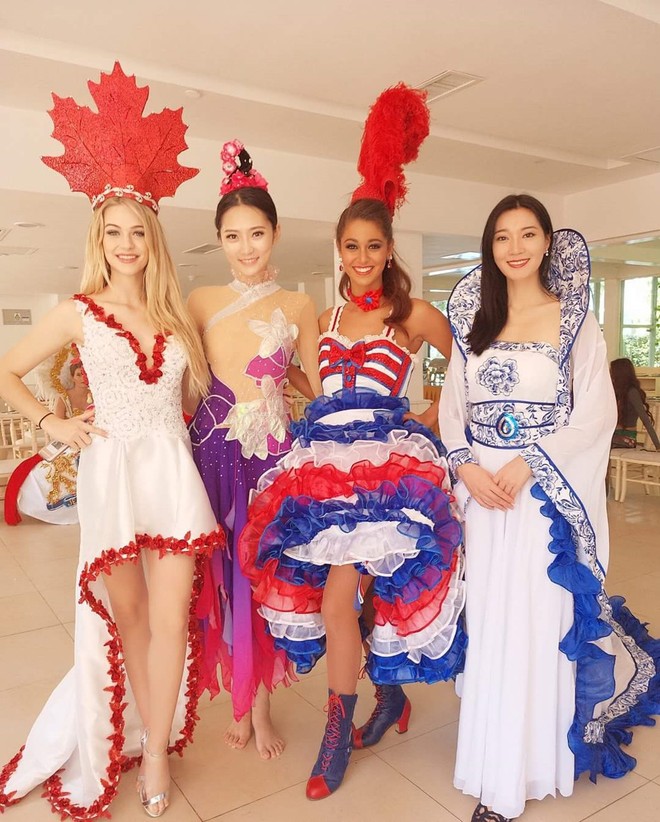 Đỗ Mỹ Linh diện áo tứ thân, đội nón quai thao tự tin trình diễn bài múa dân tộc tại Miss World 2017 - Ảnh 4.