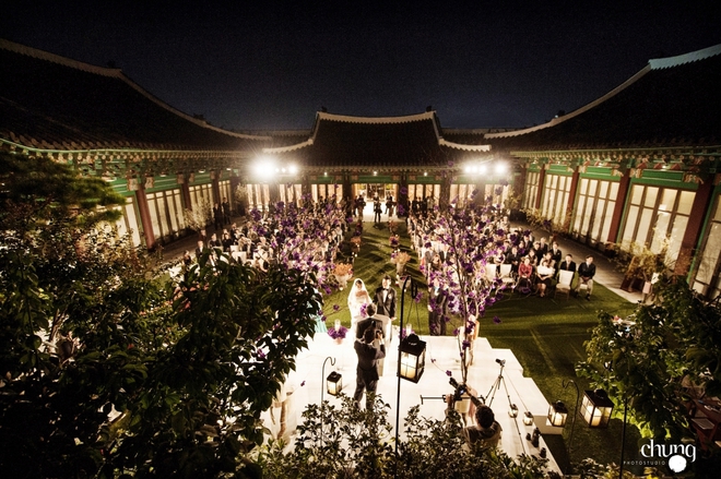 Hé lộ giá tiền tỷ mà Song Joong Ki - Song Hye Kyo bỏ ra để thuê địa điểm tổ chức đám cưới sang chảnh bậc nhất - Ảnh 4.