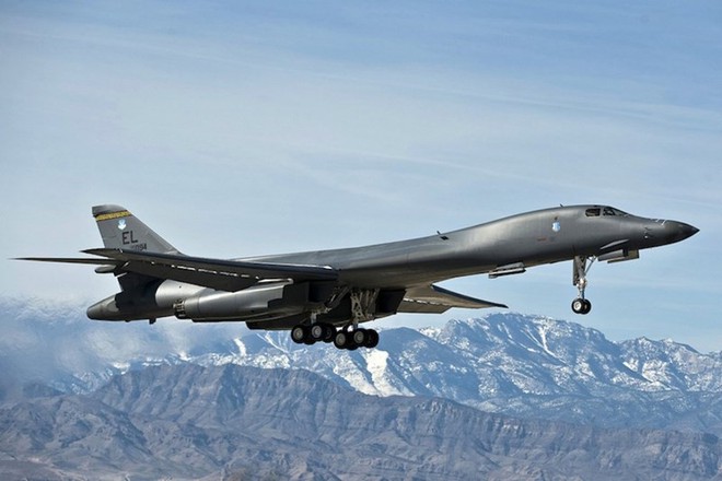 Quái vật B-1B Lancer Mỹ dùng tấn công cứ địa tên lửa Triều Tiên khủng đến đâu? - Ảnh 4.