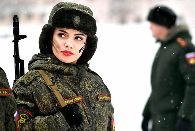 Vì sao phụ nữ Nga thích gia nhập quân đội? - Ảnh 4.