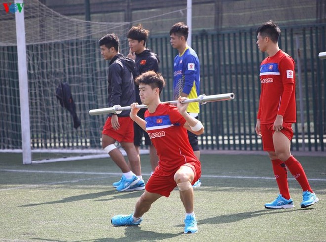 Cầu thủ U23 Việt Nam bị HLV Park Hang Seo đánh đòn vì tập sai - Ảnh 4.