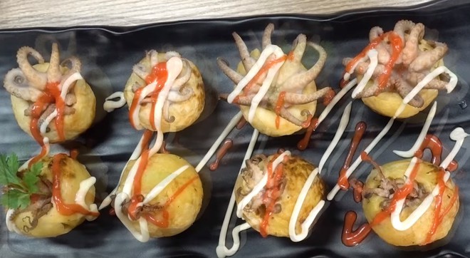 Thánh ăn công sở bán Takoyaki ngoài vỉa hè, người qua đường mua lia lịa - Ảnh 5.