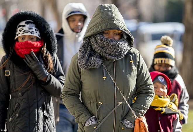 Mùa đông 2017 tồi tệ ở Mỹ: Lạnh nhất trong hàng chục năm qua, người dân đón năm mới trong giá lạnh - Ảnh 4.