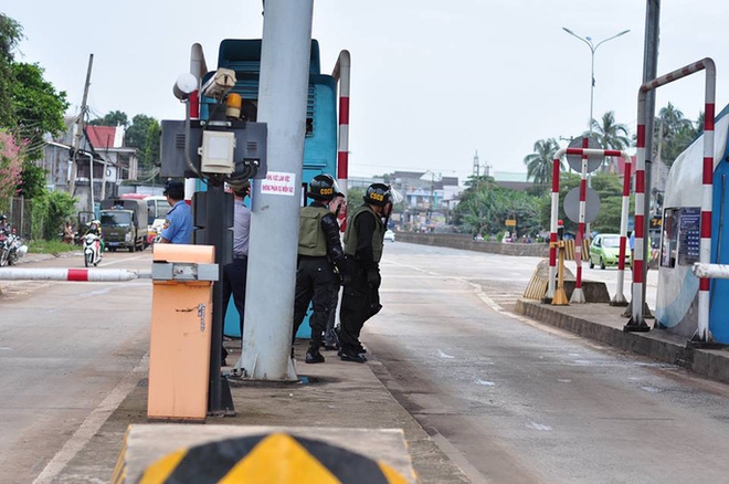 Cảnh sát cơ động, CSGT được huy động đến BOT Biên Hòa - Ảnh 5.