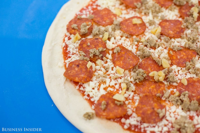 Không chỉ phục vụ nhà hàng, khách sạn, giờ robot còn có thể làm bánh pizza hết sức xuất sắc - Ảnh 5.