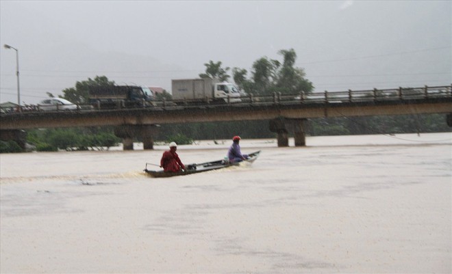 Tang thương “rốn lũ” Đại Lộc chìm trong biển nước - Ảnh 5.