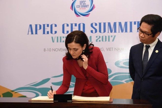 ‘Bóng hồng’ quyền lực Facebook phát biểu tại APEC CEO Summit - Ảnh 5.