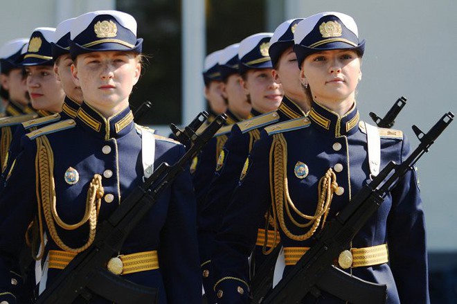 Vì sao phụ nữ Nga thích gia nhập quân đội? - Ảnh 5.
