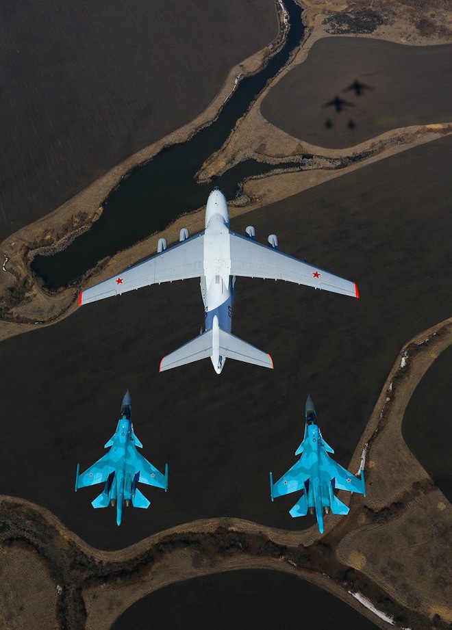 Những bức ảnh tuyệt đẹp về máy bay Nga - Ảnh 5.
