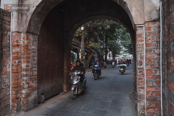Chuyện người đàn ông ở Hà Nội 20 năm canh giữ cửa ô duy nhất còn lại của kinh thành Thăng Long xưa - Ảnh 4.