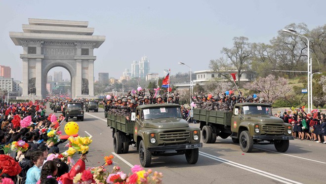 Những hình ảnh hiếm hoi về đặc nhiệm Triều Tiên bên lề cuộc duyệt binh tháng 4/2017 - Ảnh 5.