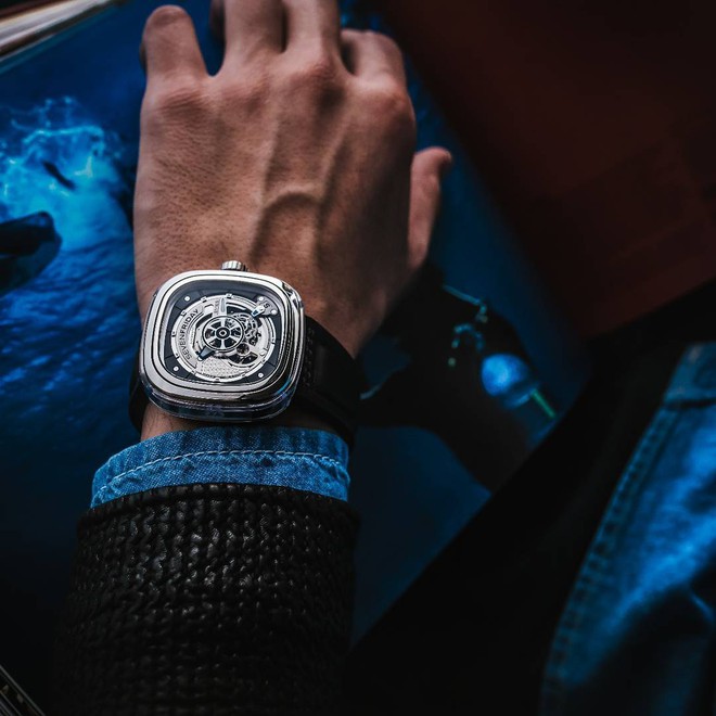 SevenFriday tiếp tục ra thiết kế mới trong suốt - Ảnh 6.