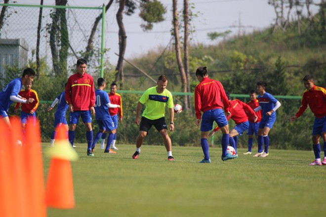 HLV Hoàng Anh Tuấn tung bài độc”, U20 Việt Nam tự tin đấu New Zealand - Ảnh 6.
