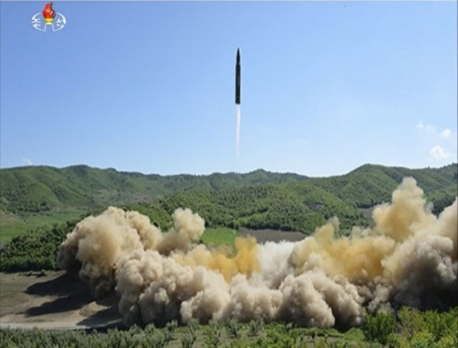 Ảnh: Hậu trường vụ phóng tên lửa của Triều Tiên - Ảnh 6.