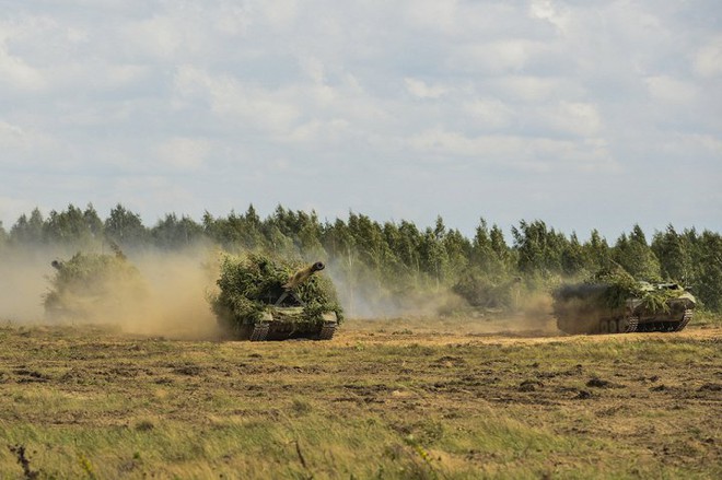 Dàn xe tăng thiết giáp dũng mãnh của Nga và Belarus trong tập trận Zapad-2017 - Ảnh 5.