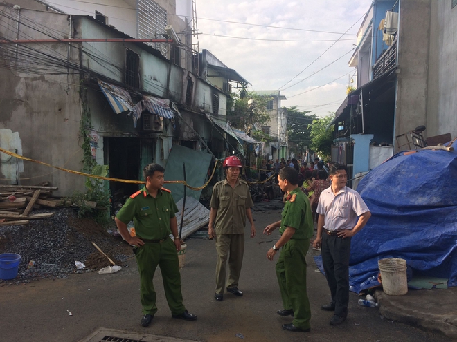 Vụ hỏa hoạn khiến 6 người thương vong ở Sài Gòn: Người thân bất lực nhìn bà ngoại và cháu gái 3 tuổi kêu cứu rồi chết cháy - Ảnh 6.