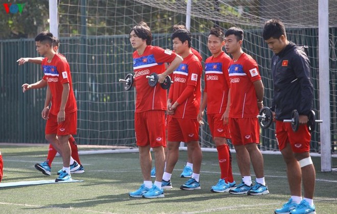 Cầu thủ U23 Việt Nam bị HLV Park Hang Seo đánh đòn vì tập sai - Ảnh 6.