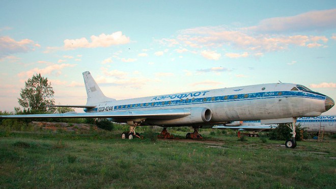 Bên trong các nghĩa địa máy bay khổng lồ ở Nga - Ảnh 6.