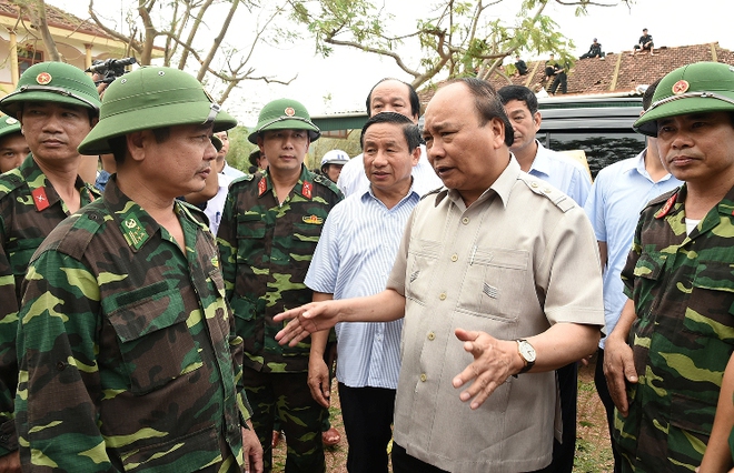 TRỰC TIẾP: Thủ tướng đang ở Hà Tĩnh chỉ đạo khắc phục hậu quả bão - Ảnh 2.