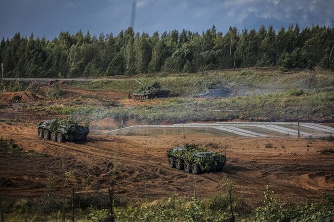 Dàn xe tăng thiết giáp dũng mãnh của Nga và Belarus trong tập trận Zapad-2017 - Ảnh 6.