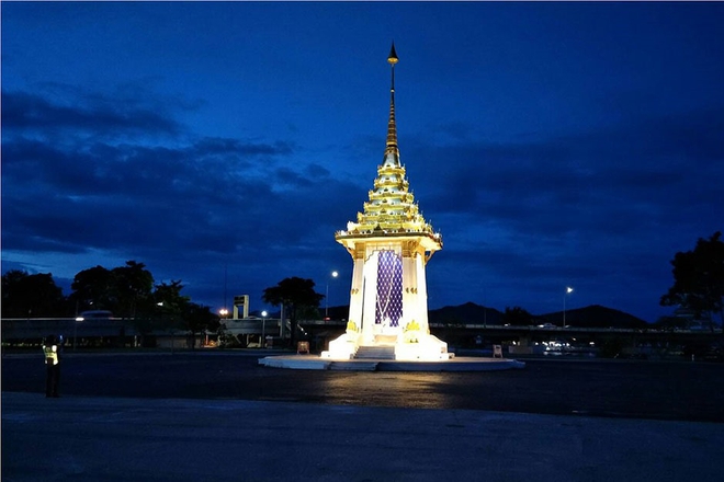 Chùm ảnh: Đài hóa thân mạ vàng của nhà vua Thái Lan quá cố Bhumibol Adulyadej - Ảnh 7.