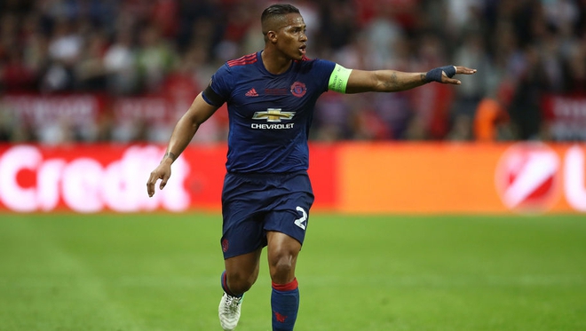 Antonio Valencia: Từ cậu bé bán ve chai tới linh hồn “Quỷ đỏ” - Ảnh 7.