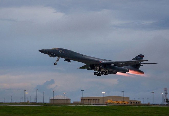 Quái vật B-1B Lancer Mỹ dùng tấn công cứ địa tên lửa Triều Tiên khủng đến đâu? - Ảnh 7.