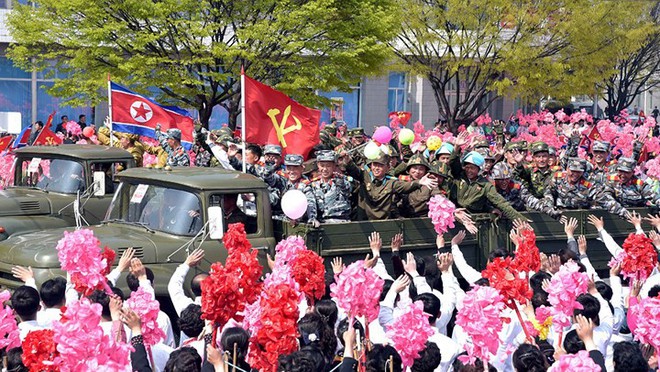 Tiết lộ hình ảnh binh sĩ Triều Tiên trong lễ duyệt binh tháng 4/2017 - Ảnh 7.