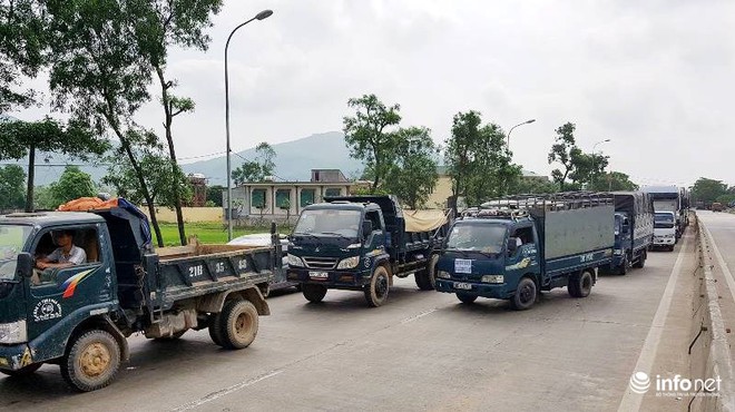 Hà Tĩnh: Hàng trăm phương tiện tập trung tại Cầu Rác yêu cầu miễn phí BOT - Ảnh 8.