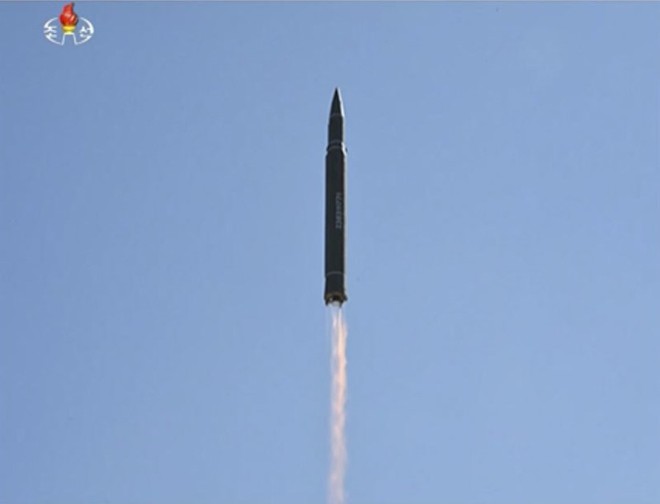 Ảnh: Hậu trường vụ phóng tên lửa của Triều Tiên - Ảnh 8.