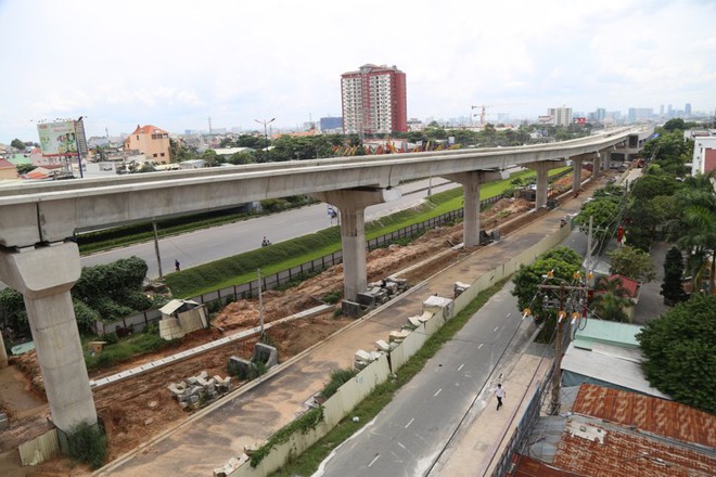 Toàn cảnh tuyến metro số 1 nằm chờ vì thiếu vốn - Ảnh 8.