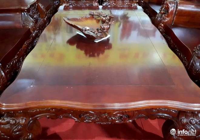 Ngắm bộ bàn ghế vua gỗ giá gần 2,5 tỷ đồng, đại gia hỏi mua không được - Ảnh 8.