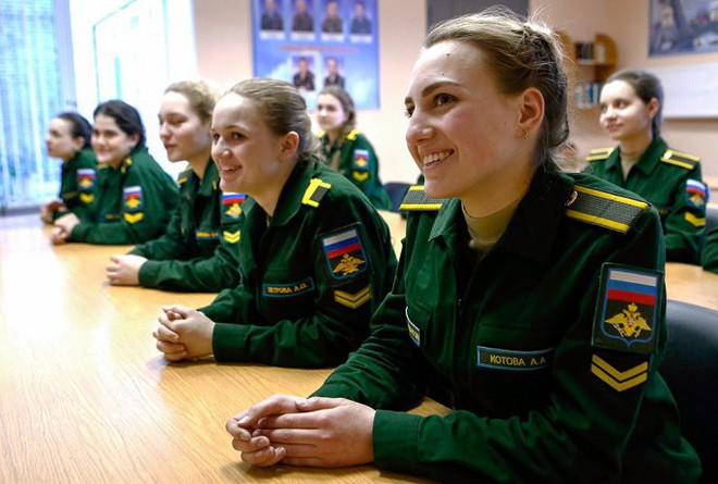 Vì sao phụ nữ Nga thích gia nhập quân đội? - Ảnh 8.