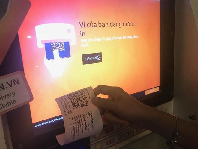Cận cảnh giao dịch bitcoin bằng máy ATM  - Ảnh 8.