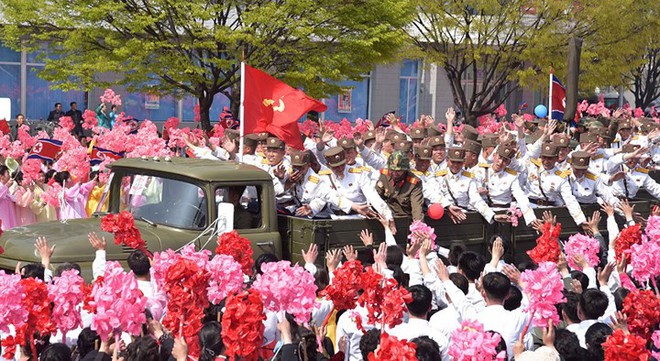 Tiết lộ hình ảnh binh sĩ Triều Tiên trong lễ duyệt binh tháng 4/2017 - Ảnh 8.