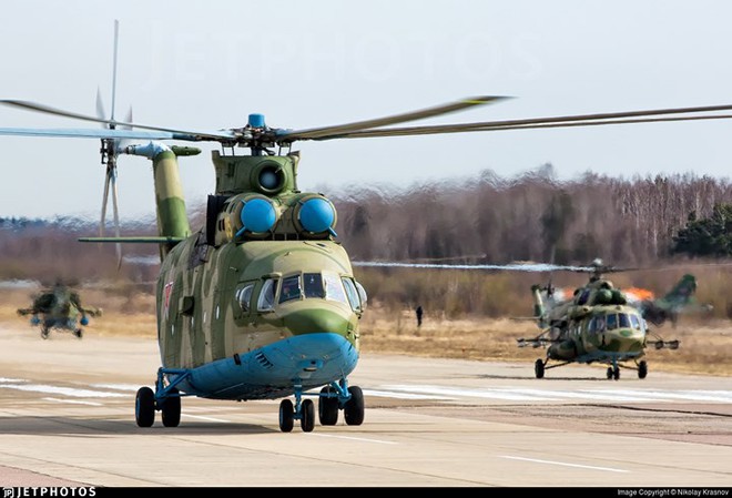 Trực thăng “lực sĩ bay” Mi-26 của Nga - Ảnh 8.