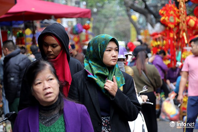 Ngắm chợ hoa lâu đời nhất của Hà Nội những ngày cuối năm - Ảnh 9.
