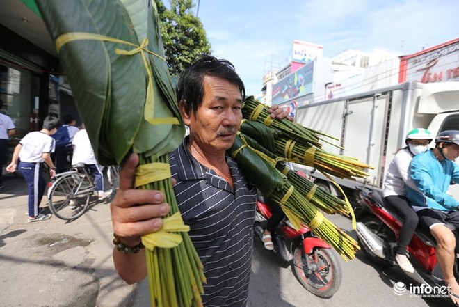 Đi chợ lá dong độc nhất ở TP. Hồ Chí Minh - Ảnh 8.