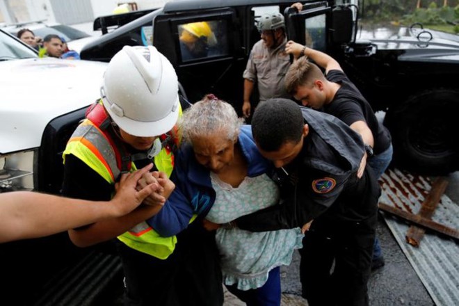 Puerto Rico hứng chịu bão thế kỷ Maria, hơn 11.000 người sơ tán - Ảnh 8.