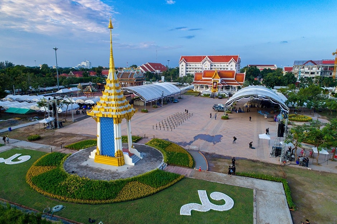 Chùm ảnh: Đài hóa thân mạ vàng của nhà vua Thái Lan quá cố Bhumibol Adulyadej - Ảnh 9.