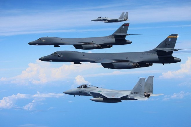 Quái vật B-1B Lancer Mỹ dùng tấn công cứ địa tên lửa Triều Tiên khủng đến đâu? - Ảnh 9.